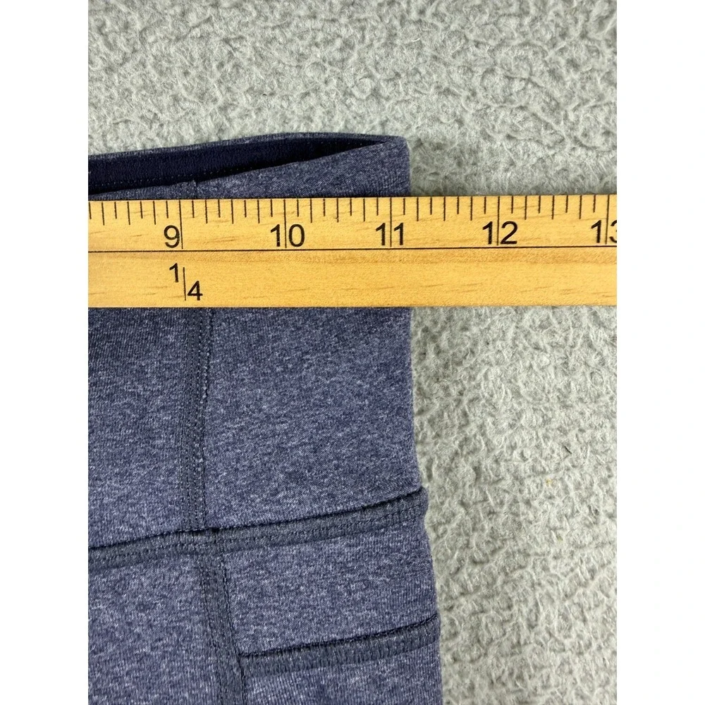 Lululemon Athletica Size 2 cropped Leggings Purple 22 inch waist